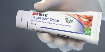 Clinpro white varnish for tooth caries treatment
