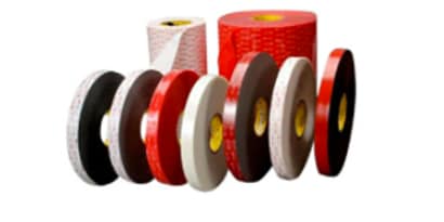 3M VHB tapes for industrial bonding in different sized rolls of tape
