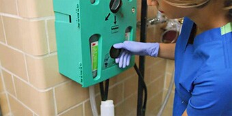use the 3m chemical dispender system best for commercial cleaning in your facility
