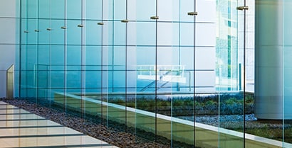3M™ commercial window film saves energy in buildings

