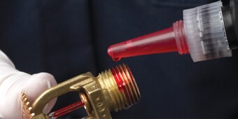 3M structural anaerobic adhesives provide excellent bonding while preventing leakage caused by shock and vibration.
