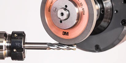 Flute grinding application with diamond grinding wheel

